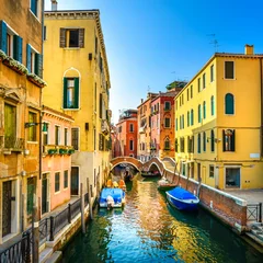 Fototapete Rund Venedig-Stadtbild, Gebäude, Boote, Kanal und Brücke. Italien © stevanzz
