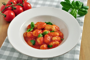 Gnocchi im Tomaten Basilikum Sauce