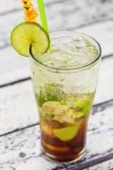 Mochito with lime b