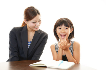 勉強をする女の子