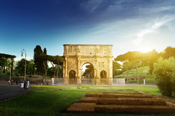 Fototapeta na wymiar Arch of Constantine, Rome, italy