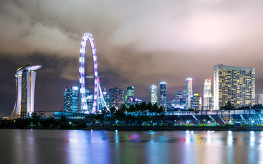 Obraz na płótnie Canvas Singapur panoramę miasta nocą