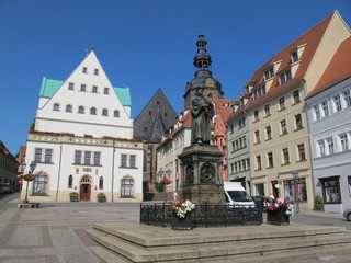 Lutherstadt Eisleben –Marktplatz mit Luther Denkmal
