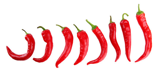 Red hot chili peppers geïsoleerd op wit