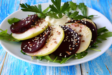 salad with green apple and beetroot