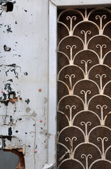 wooden door rusty pattern