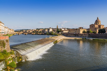 Fototapeta premium Arno river and bridges in Florence, Italy