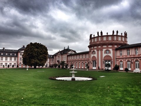 schloss biebrich im herbst