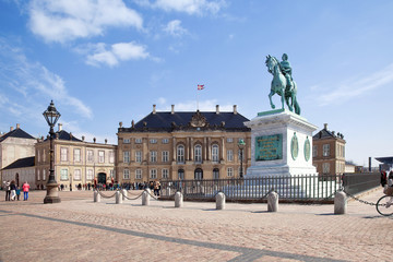 Fototapeta premium Brokkdorffa Palace and the statue of Frederick V