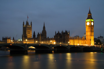Fototapeta premium Westminster Abbey with Big Ben, London