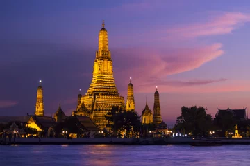 Foto op Plexiglas Wat Arun Temple in bangkok thailand © saksrifotolia