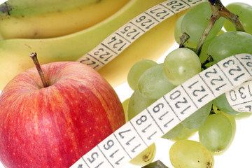frisches Obst mit Maßband