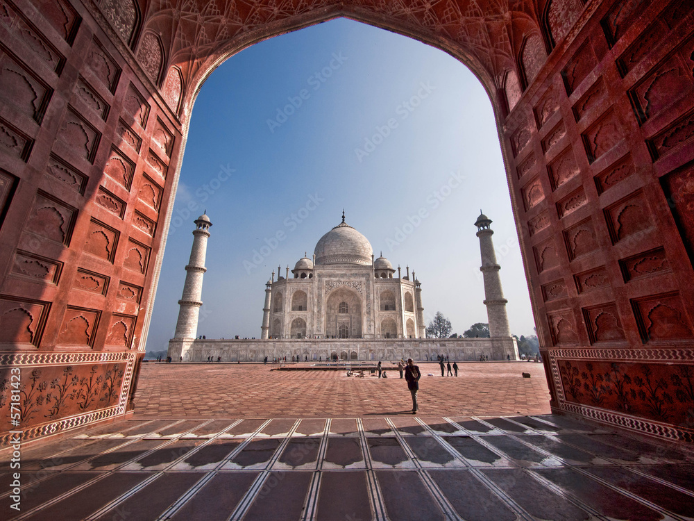 Canvas Prints the taj mahal seen from mosque west of the mausoleum