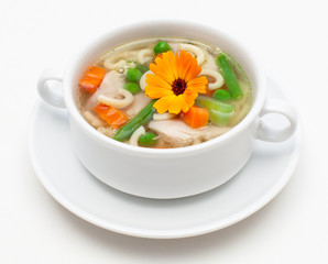 Frühlingssuppe mit Ringelblume