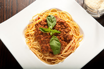 spaghetti al ragù , spaghetti alla bolognese