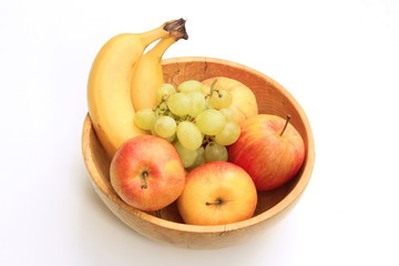 Obst in einer Holzschale