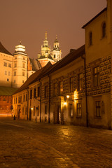 Fototapeta na wymiar Ulica Kanonicza w Starego Miasta i Zamku Królewskiego na Wawelu, Kraków