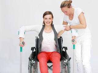 Therapie mit Rollstuhlfahrerin