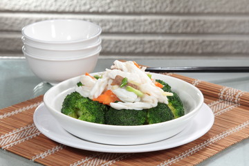 烏賊と野菜の料理