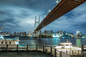 Fotobehang Nanpubrug Stedelijk landschap van Shanghai, Nanpu-brug over de rivier
