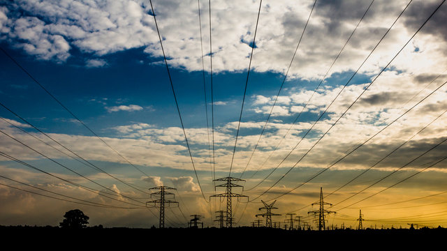 słup linii wysokiego napięcia, elektrownia