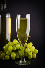 White wine and grapes