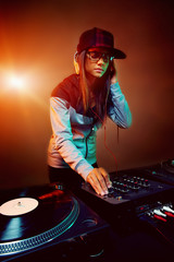 trendy dj