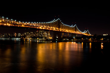 Fototapeta na wymiar Williamsburg bridge at night