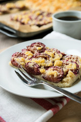 Frisch gebackener Zwetschenkuchen