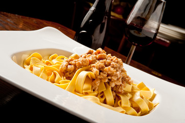 pasta, tagliatelle al ragù bianco