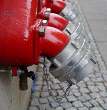 Hydranten in der Stra&szlig;e