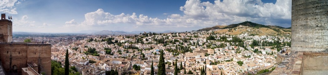 Fototapeta na wymiar View of Granada from the Alhambra