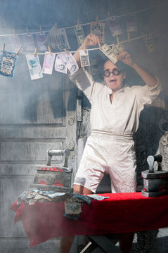 Crazy counterfeiter