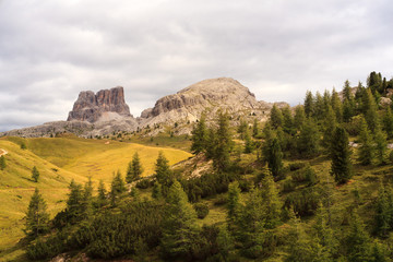 Dolomites, cima del passo. Falzarego