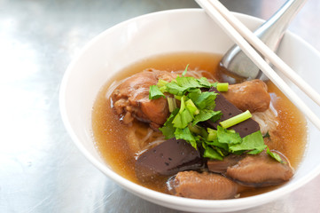 Thai food, sizzling chicken noodle