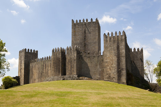 Guimar&atilde;es Castle