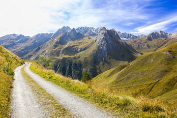 Strada sterrata di montagna