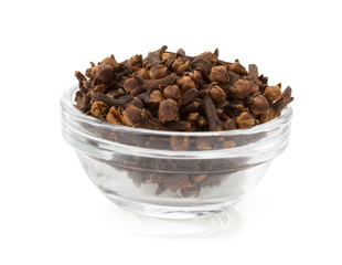 clove spices in bowl
