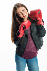 Mädchen mit Boxhandschuhen