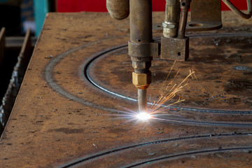 cutting metal with plasma laser close up