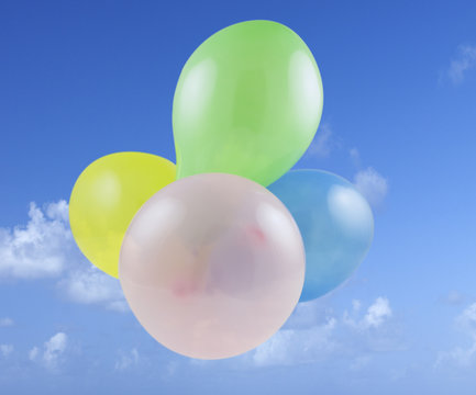 ballons sur fond de ciel