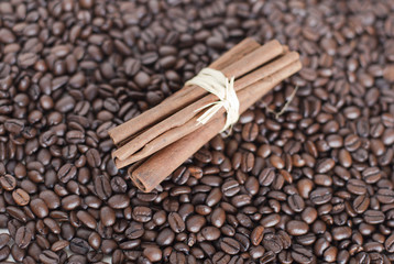 grain de café et baton de cannelle