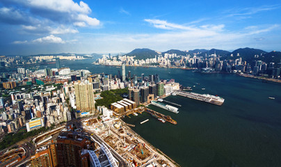 Obraz premium Aerial view of Hong Kong harbor from Kowloon island