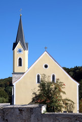 Fototapeta na wymiar Pfarrkirche w Saal ad Donau