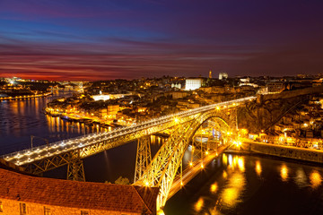 Fototapeta na wymiar Panorama of bridge Ponte dom Luis above Old town Porto 
