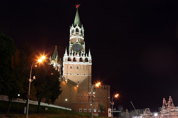 Obraz premium Spasskya Tower of Moscow Kremlin at Red Square in Moscow, Russia
