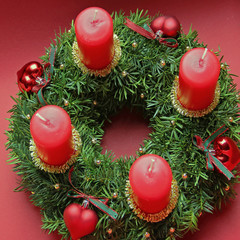 weihnachtlicher Kerzenkranz