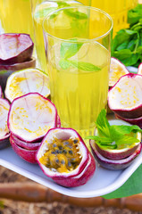 Maracuja and mint soft drink