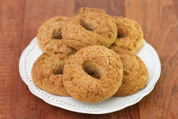 cinnamon cookies on plate