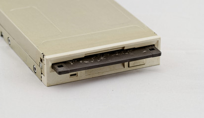 Floppy disk drive and diskette